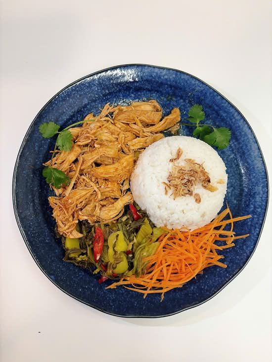 Lemongrass Chicken Rice (Cơm gà sả)